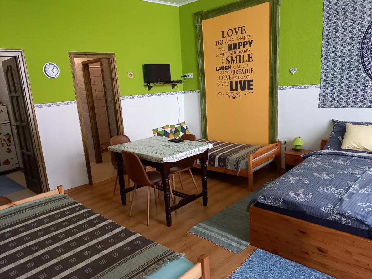 Gabor Vendeghaz Apartment Eger Exterior foto