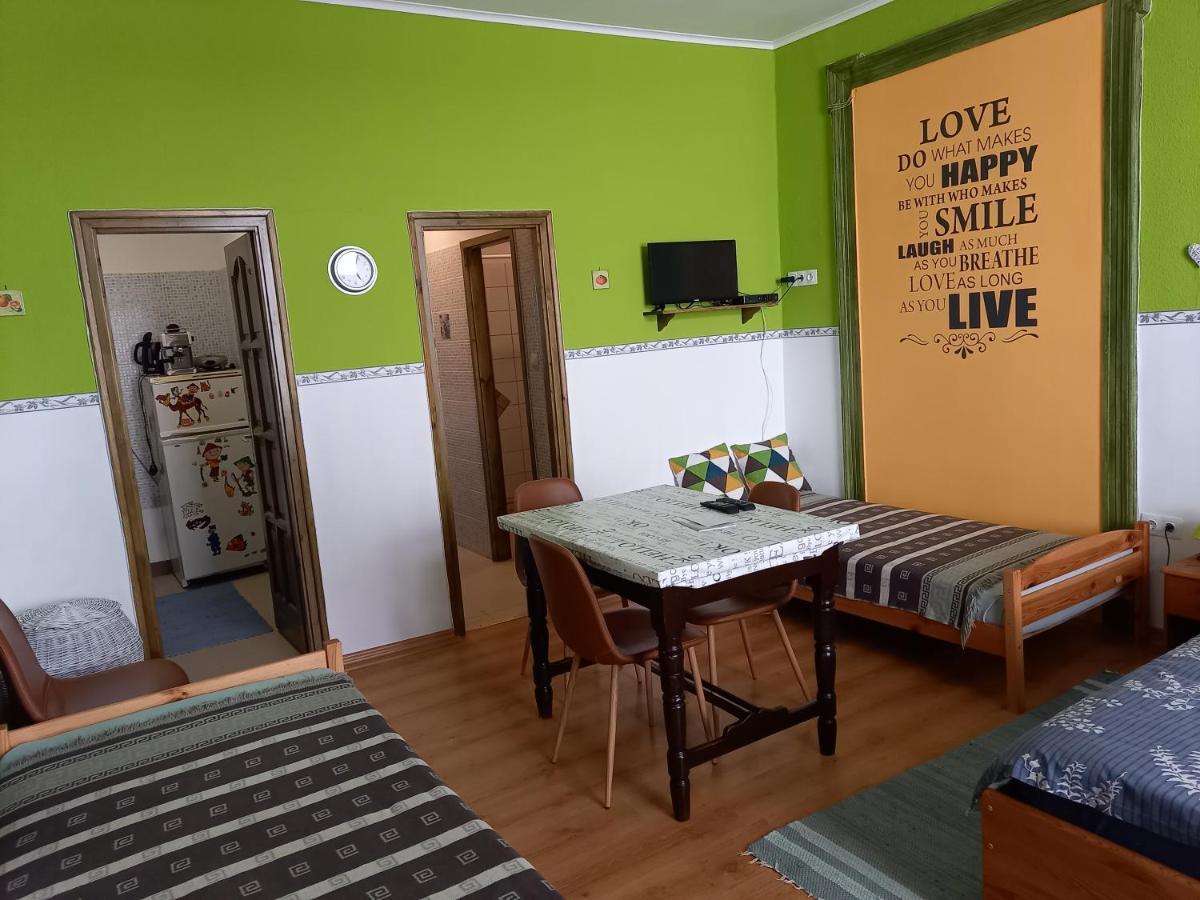 Gabor Vendeghaz Apartment Eger Exterior foto